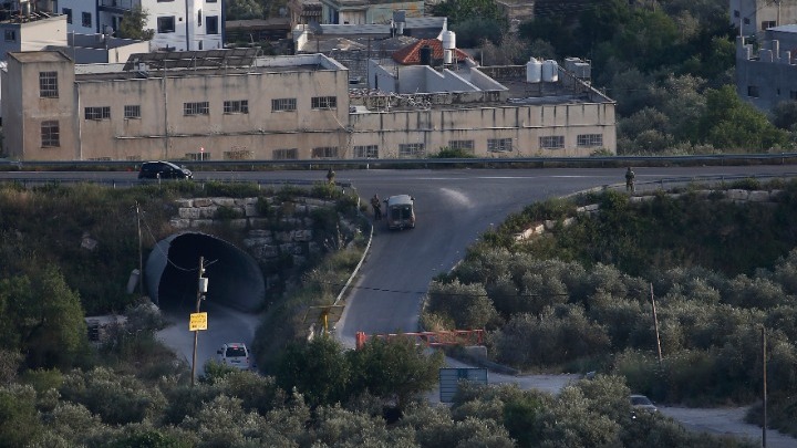 Ένοπλοι άνοιξαν πυρ μέσα από αυτοκίνητο, τρεις Ισραηλινοί τραυματίες