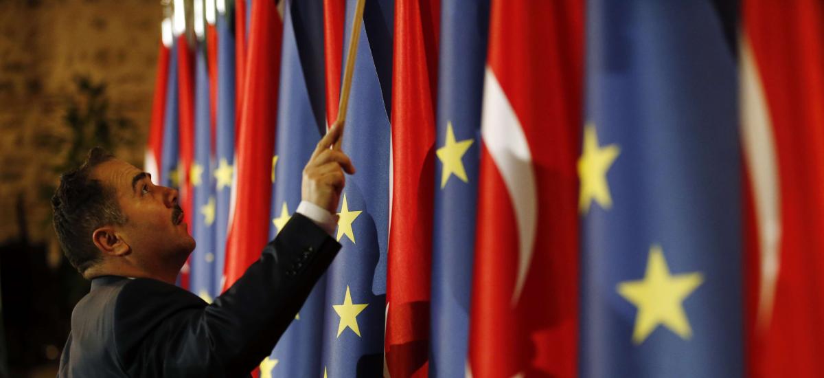 ΕΕ: Η συνολική ατμόσφαιρα στις σχέσεις ΕΕ-Τουρκίας έχει βελτιωθεί
