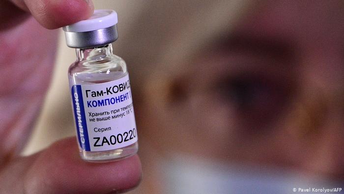 Η Ρωσία πρότεινε στην Ελλάδα να παράγει ρωσικά εμβόλια κατά του κορωνοϊού