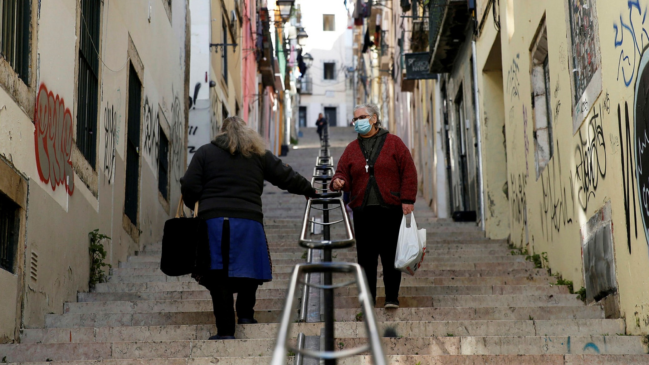 Πορτογαλία: Απαγορεύτηκε η είσοδος-έξοδος στη Λισαβόνα λόγω αύξησης των κρουσμάτων