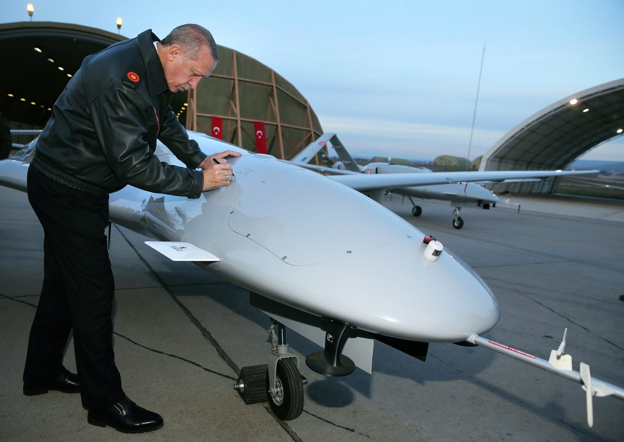 WSJ: Τα τουρκικά drones είναι... το νέο Καλάσνικοφ