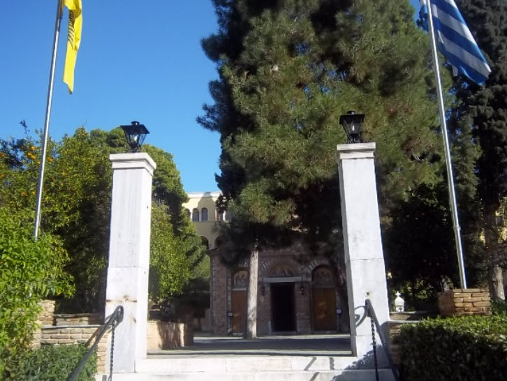 Δικηγόρος του Θεοφύλακτου Κόμβου περιγράφει το χρονικό του τρόπου στην  Μονή Πετράκη (Βίντεο)