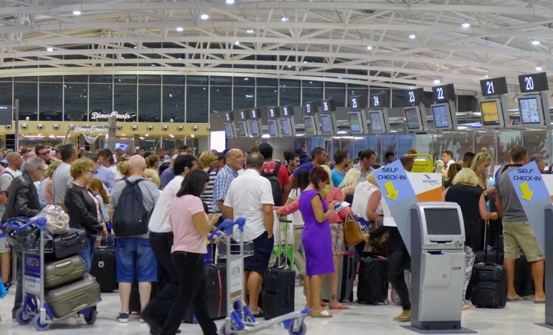Φόβοι για τεράστιες ουρές αναμονής στα αεροδρόμια λόγω του ευρωπαϊκού ψηφιακού πιστοποιητικού