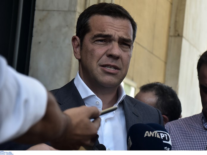 Αλέξης Τσίπρας: Η χρεοκοπημένη ΝΔ ζει σε βάρος του Έλληνα φορολογούμενου (Video)