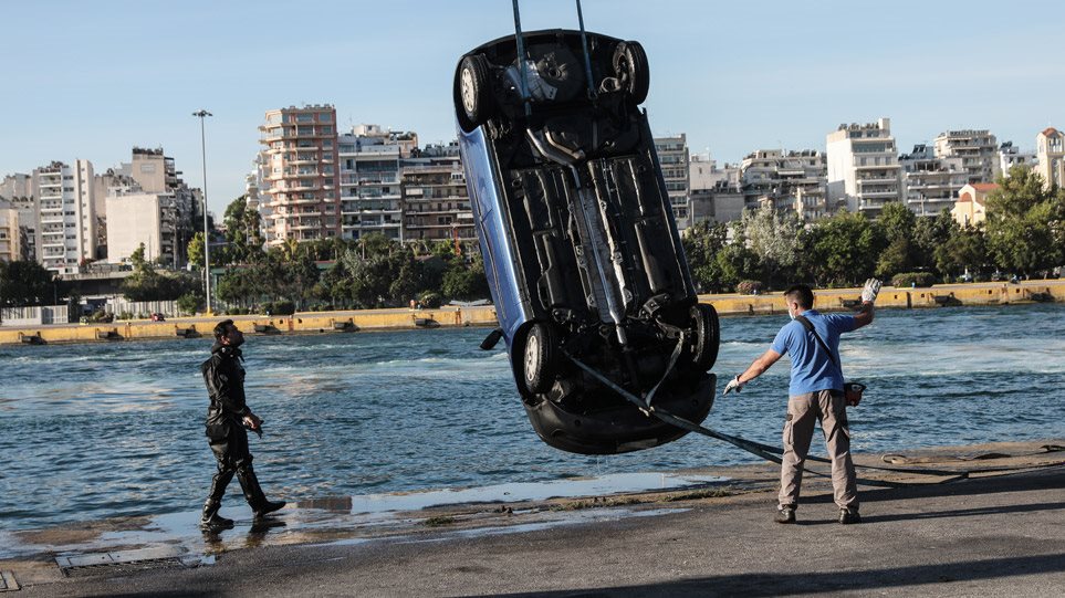 Λιμάνι Πειραιά: Αυτοκίνητο έπεσε στη θάλασσα - Νεκρός ο οδηγός