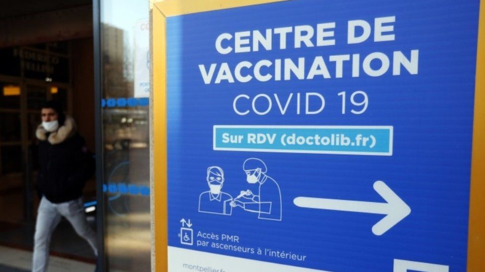 Εισήγηση για υποχρεωτικό εμβολιασμό στους υγειονομικούς στην Γαλλία