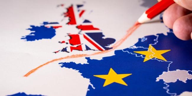Συμφωνία τύπου Ελβετίας για να λυθεί το αδιέξοδο στη Β. Ιρλανδία προτείνει η ΕΕ στο Λονδίνο