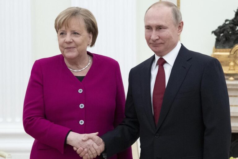 Πούτιν και Μέρκελ συζήτησαν την παράταση της συμφωνίας Ρωσίας-Ουκρανίας για το φυσικό αέριο