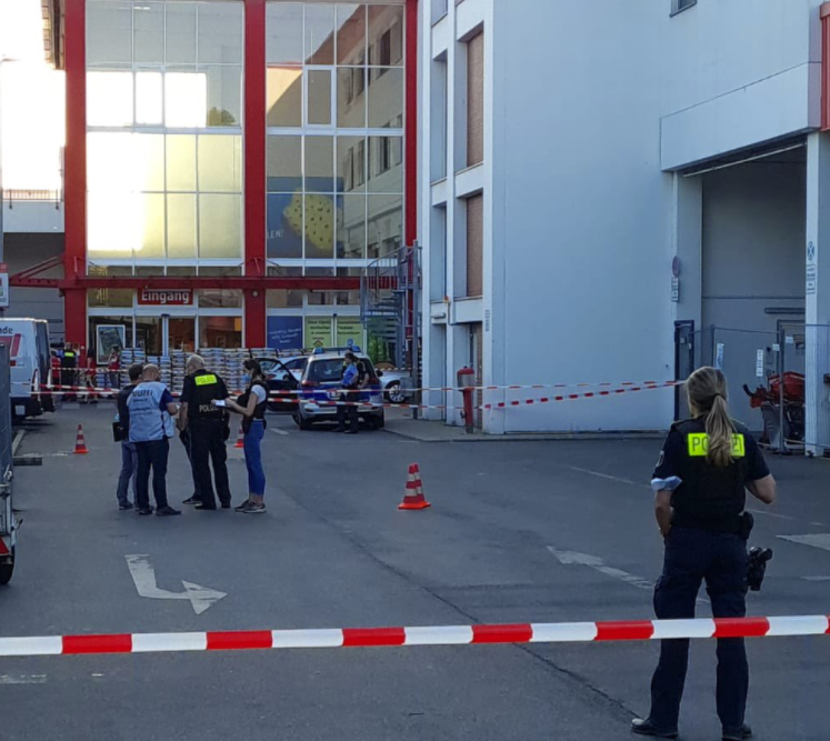 Γερμανία: Τέσσερις τραυματίες σε επεισόδιο με πυροβολισμούς έξω από κατάστημα στο Βερολίνο