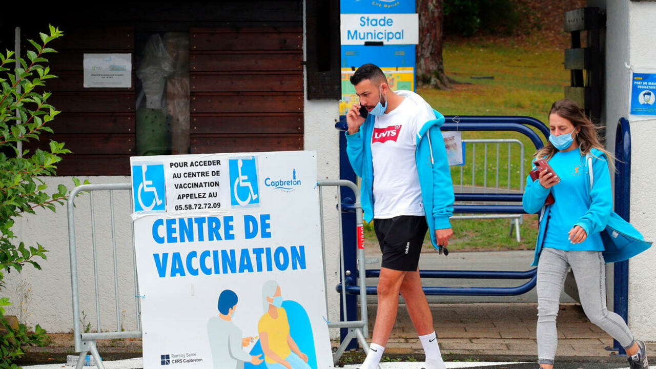 Γαλλία: Ρεκόρ ραντεβού για εμβολιασμούς μετά το μήνυμα Μακρόν