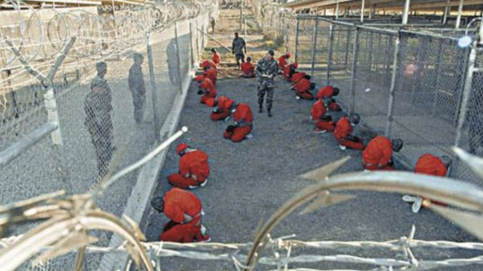 Η κυβέρνηση των ΗΠΑ μετέφερε τον πρώτο κρατούμενο εκτός Γκουαντάναμο