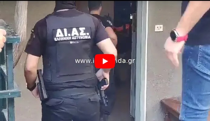 Επίθεση με ματσέτα στου Ζωγράφου: Ανδρας μαχαίρωσε περαστικούς - Αστυνομική επιχείρηση τώρα (Βίντεο)