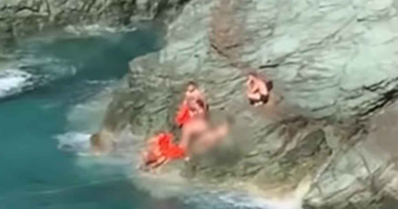 Φολέγανδρος: Βίντεο ντοκουμέντο - Η στιγμή που ανασύρεται το πτώμα της άτυχης Γαρυφαλλιάς από τη θάλασσα