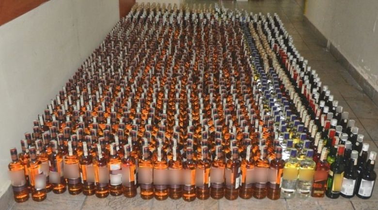 Επιχείρηση «Καθαρά Ποτά» από την ΑΑΔΕ - Κατασχέθηκαν 54 τόνοι λαθραίο - νοθευμένο αλκοόλ σε 48 ώρες