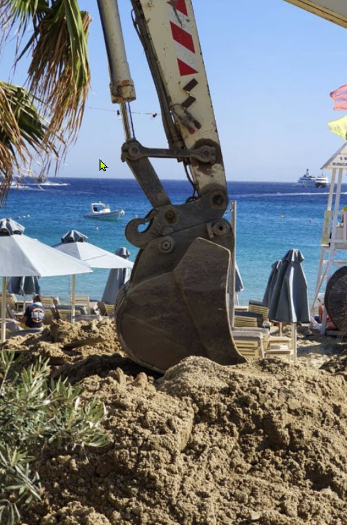 Μύκονος: «Έσκασε» η αποχέτευση από την υπερβολική δόμηση - Απαγορεύτηκε το μπάνιο στην παραλία Πλατύς Γιαλός