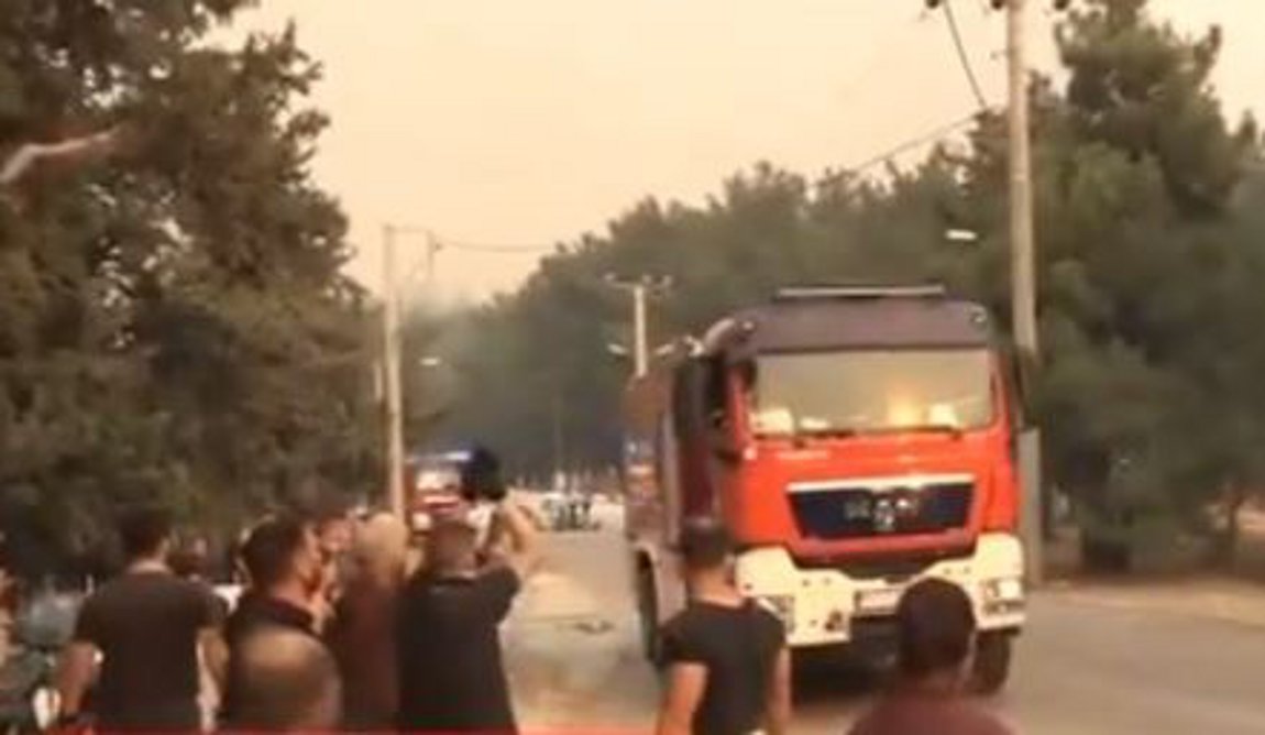 Κυρ. Μητσοτάκης: Το "ευχαριστώ" για τους Πολωνούς πυροσβέστες - Ενισχύονται οι δυνάμεις μας με πυροσβέστες από το εξωτερικό