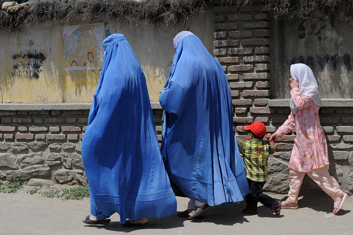 Δήμαρχος της Καμπούλ: "Οι γυναίκες δημοτικοί υπάλληλοι να μείνουν στο σπίτι τους"