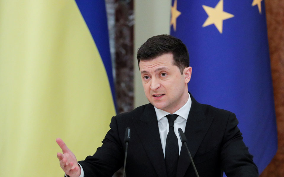 Ο πρόεδρος της Ουκρανίας λέει πως ένας πόλεμος με την Ρωσία είναι πολύ πιθανός