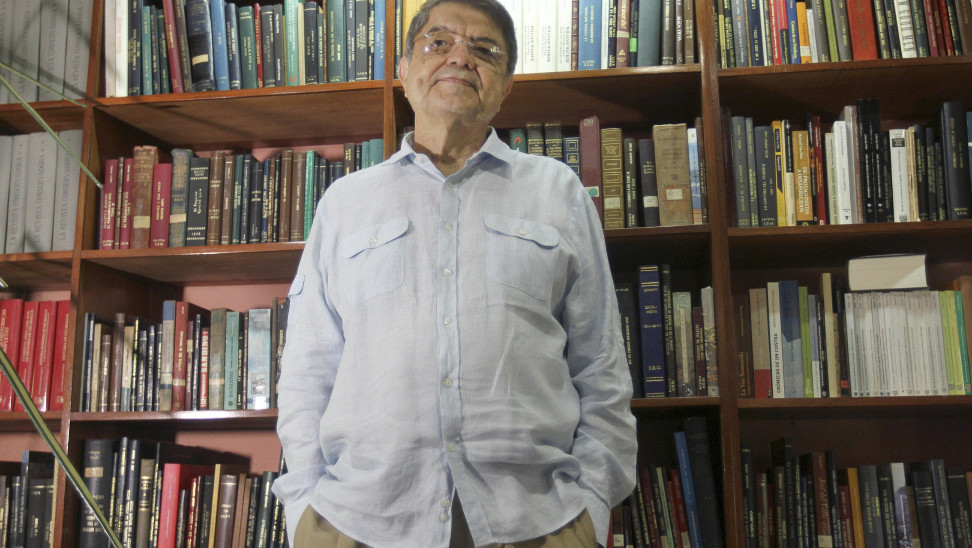 Νικαράγουα: Ένταλμα σύλληψης σε βάρος του διάσημου συγγραφέα Σέρχιο Ραμίρες