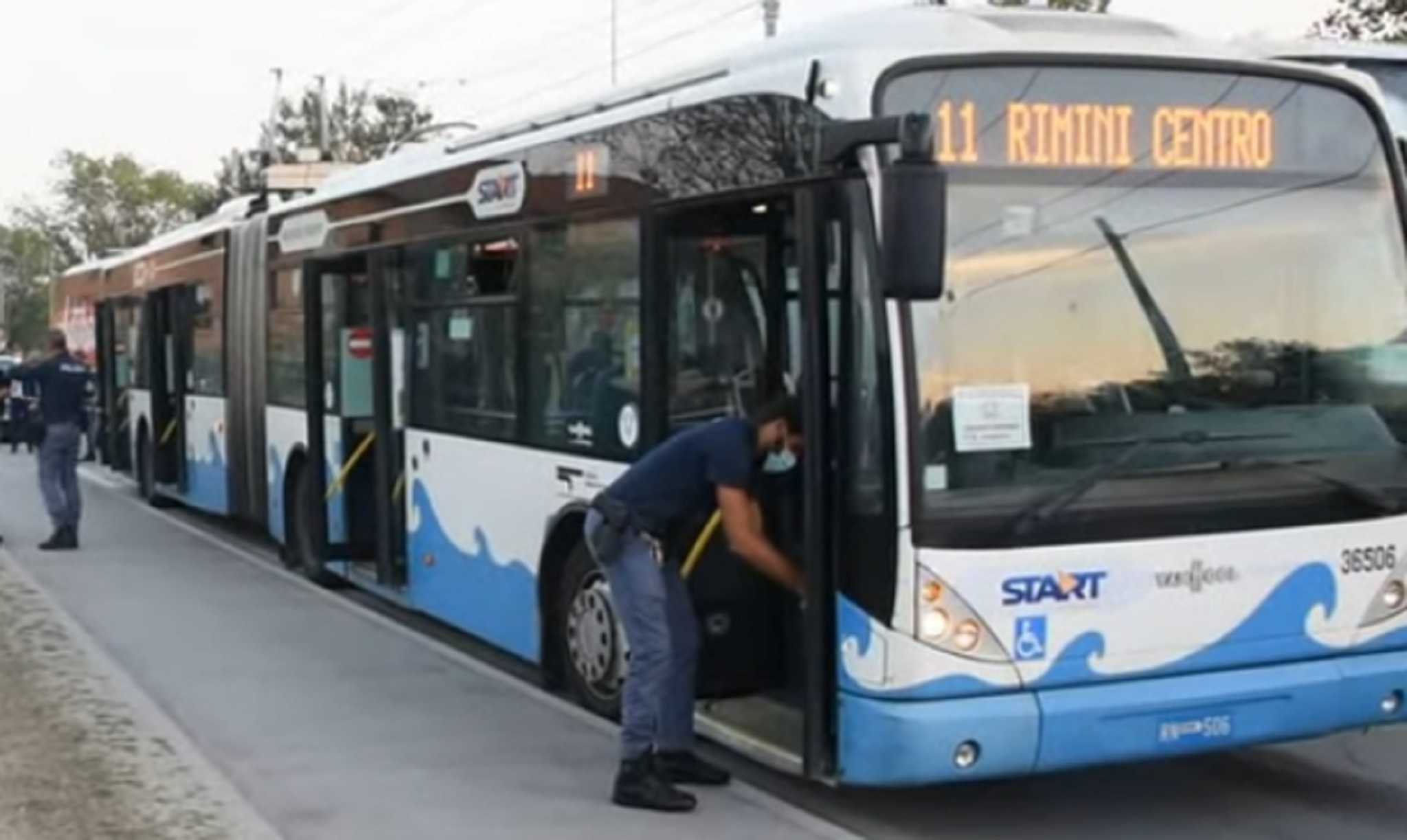 Ιταλία: Επιβάτης λεωφορείου σε αμόκ μαχαίρωσε 5 άτομα (βίντεο)