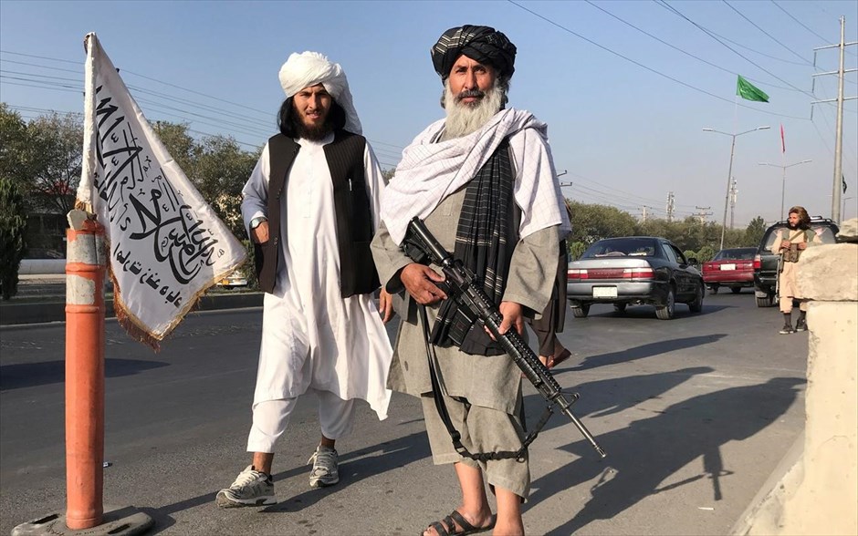Oι Ταλιμπάν πυροβολούν για να διαλύσουν διαδήλωση στην Καμπούλ