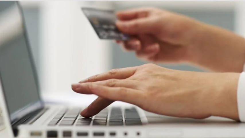 Ηλεκτρονικές απάτες: Δείτε τα fake μηνύματα που αδειάζουν στο λεπτό τον τραπεζικό σας λογαριασμό