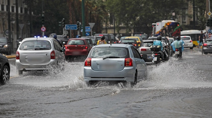 Καιρός: Έρχονται καταιγίδες – Προειδοποίηση για πλημμύρες στις καμένες περιοχές