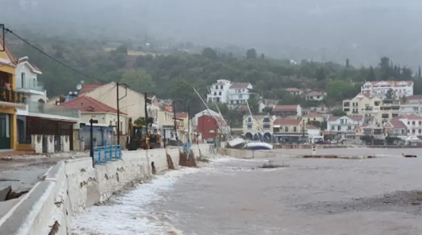 Καιρός: Προειδοποίηση για μεγάλο όγκο νερού στην Κεφαλονιά - Κλειστές παραλίες και μουσεία