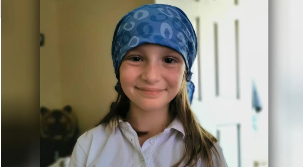 Βρετανία: Οκτάχρονη έχασε τα μαλλιά της λόγω ψυχαναγκαστικής διαταραχής που της προκάλεσε η καραντίνα