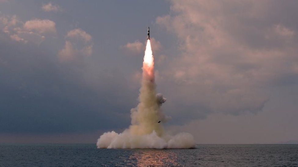 Η Βόρεια Κορέα εκτόξευσε νέο βαλλιστικό πύραυλο από υποβρύχιο