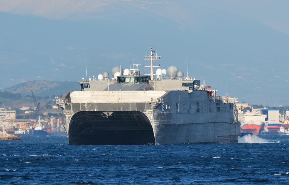 USNS Yuma: Στο λιμάνι της Θεσσαλονίκης το θηριώδες Catamaran των ΗΠΑ εν όψει 28ης Οκτωβρίου