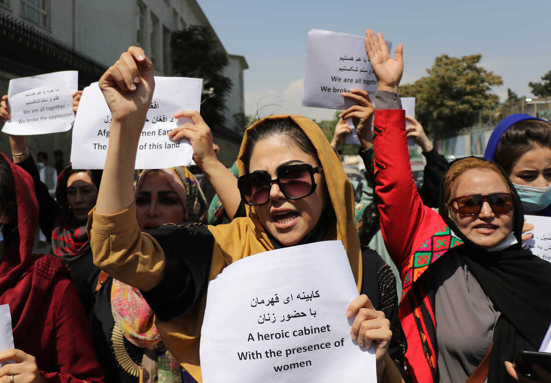 Βιαιοπραγίες των Ταλιμπάν κατά δημοσιογράφων σε διαδήλωση στη Καμπούλ