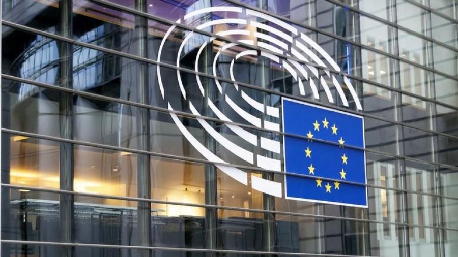 Το Ευρωκοινοβούλιο μηνύει την Κομισιόν για μη εφαρμογή των κανόνων για το κράτος Δικαίου στις χώρες της ΕΕ