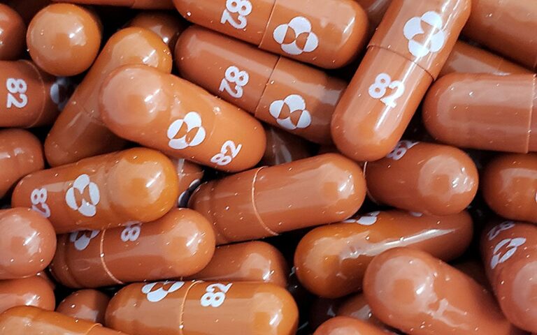 ΗΠΑ: Ο Αμερικανικός Οργανισμός Φαρμάκων ενέκρινε το αντιιικό χάπι της Merck για την COVID-19