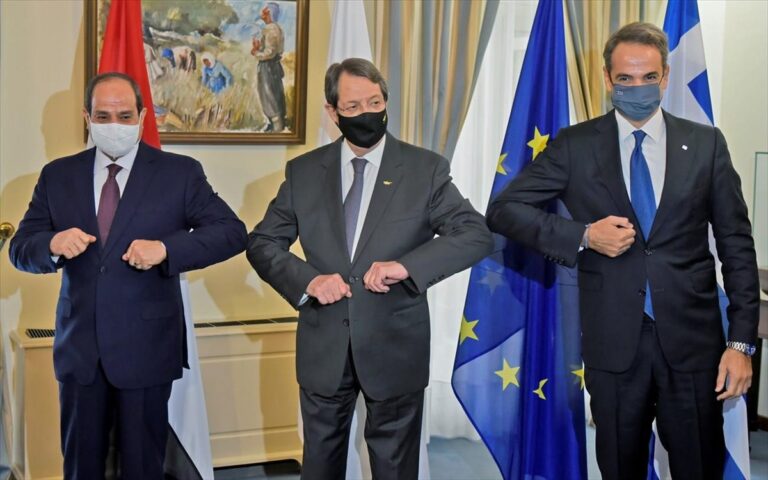 Tριμερής σύνοδος Ελλάδας-Αιγύπτου-Κύπρου: Συναντήσεις Μητσοτάκη με Αλ Σίσι και Αναστασιάδη