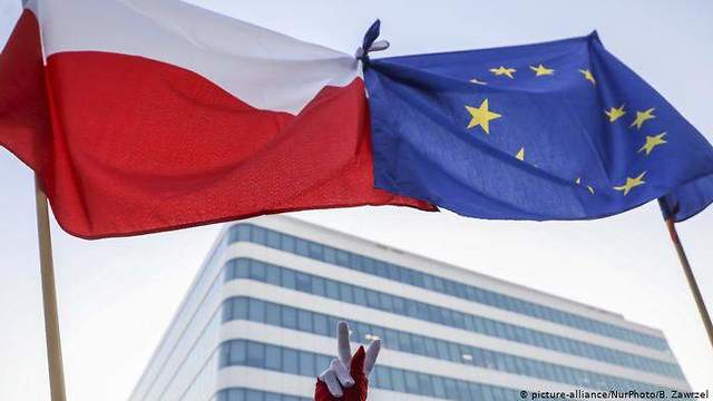 Η ΕΕ θα αρχίσει να καταρρέει αν δεν απαντήσει στην πρόκληση της Πολωνίας