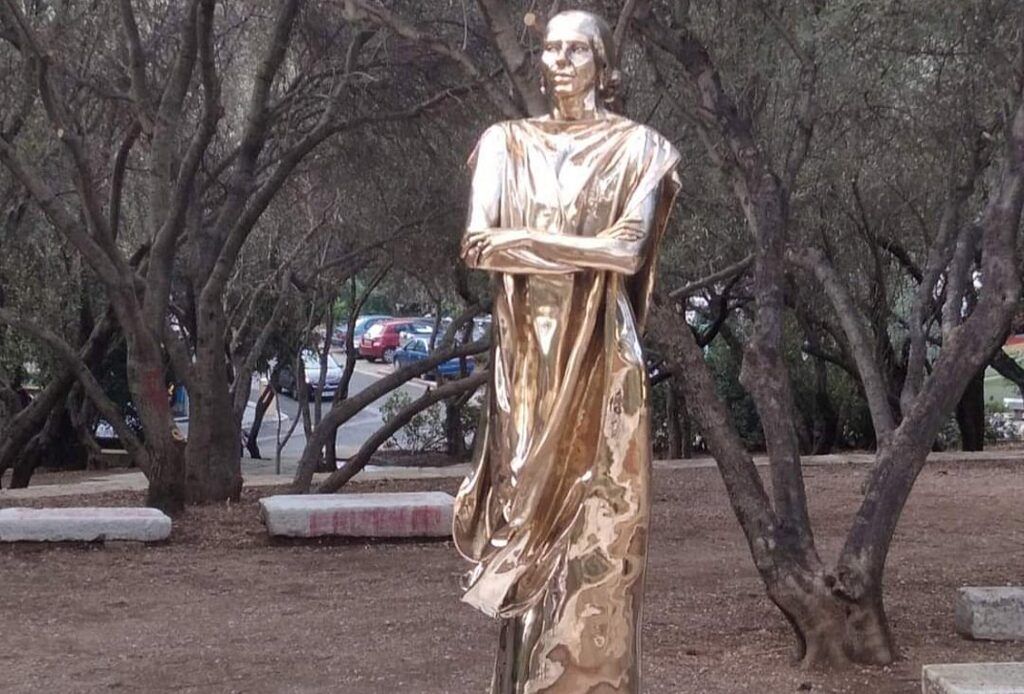 Χαμός στο Twitter για το άγαλμα της Κάλλας. Η σύγκριση με τον Φλωρινιώτη και τα Όσκαρ
