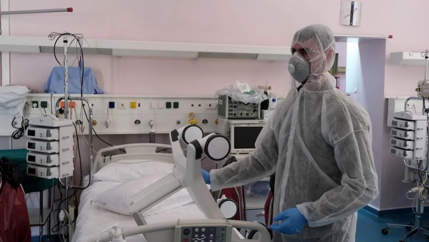 Κορωνοϊός: Εξετάζουν ακαταδίωκτο για τους γιατρούς ώστε να προστατευθούν από την «βροχή» μηνύσεων αντιεμβολιαστών