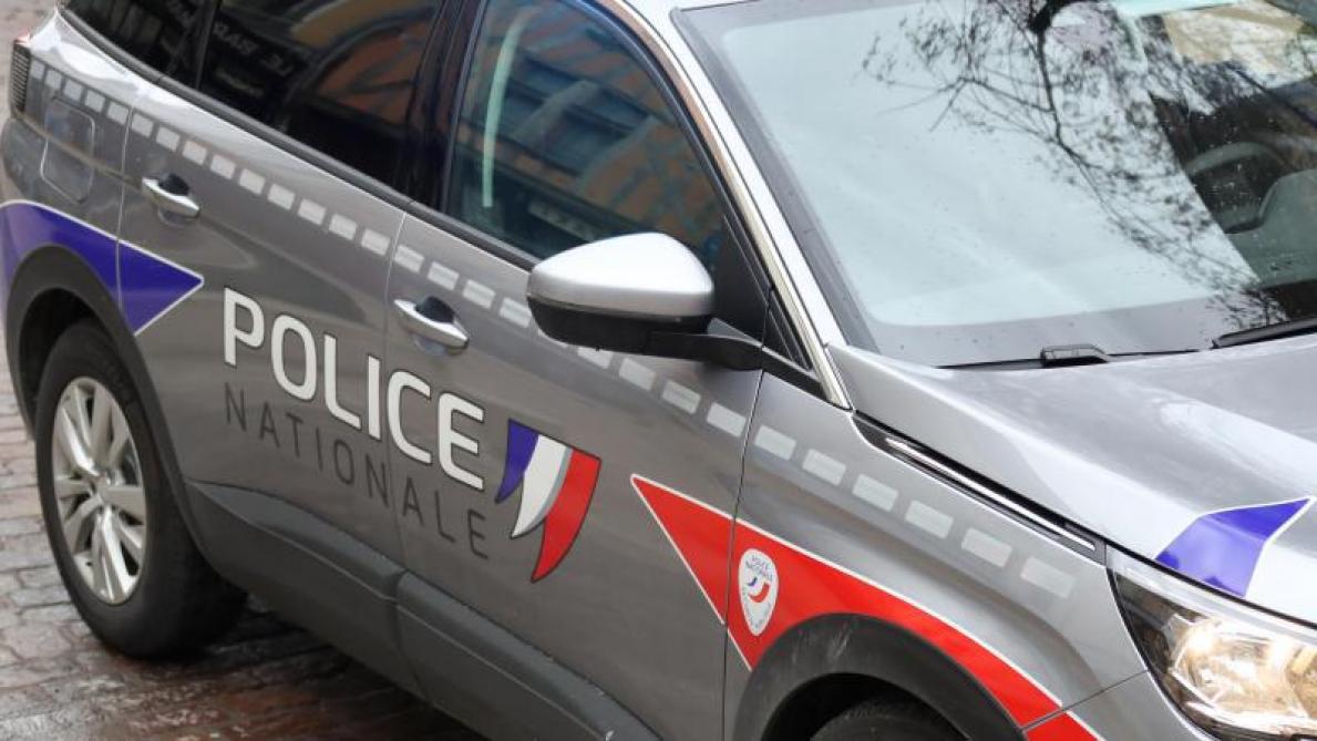 Παρίσι: Πυρ εναντίον ενός άνδρα με μαχαίρι σε σιδηροδρομικό σταθμό