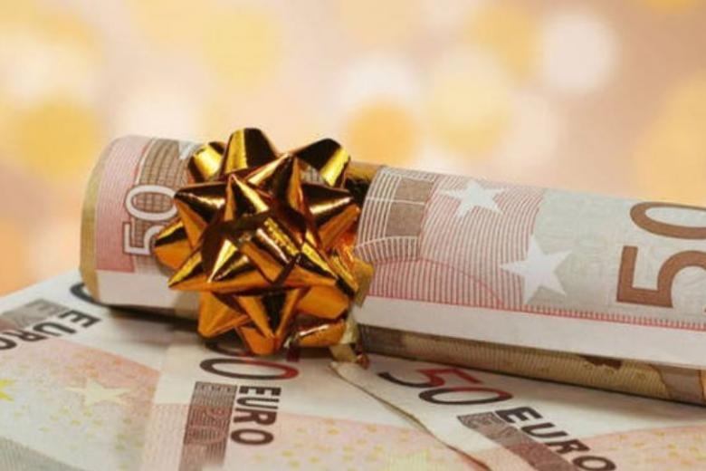 Δώρο Χριστουγέννων 2021: Πώς υπολογίζεται και πότε θα γίνουν οι πληρωμές