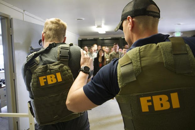 FBI: Oι εγχώριοι εξτρεμιστές και ο ISIS συνιστούν εξίσου σοβαρή απειλή για τη χώρα