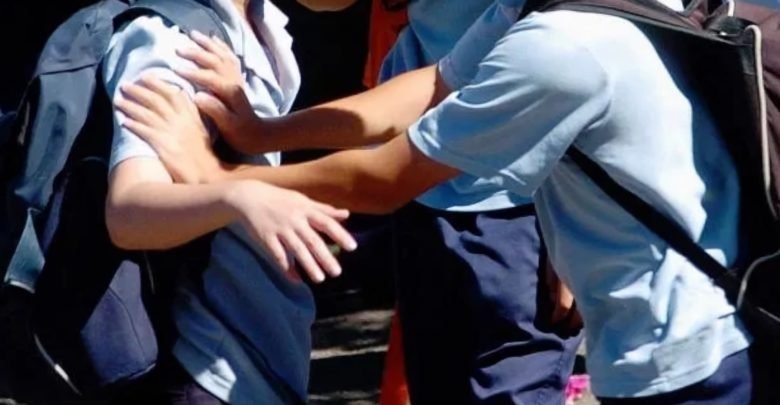 Λάρισα: Έδειραν μαθητή την ώρα του διαλείμματος – Συνελήφθη ένας 17χρονος, αναζητούνται άλλοι τρεις