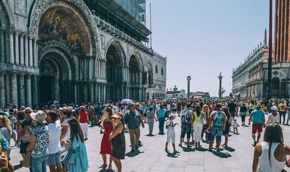23 Έλληνες τουρίστες στην Βενετία βρέθηκαν  θετικοί στον κορωνοϊό