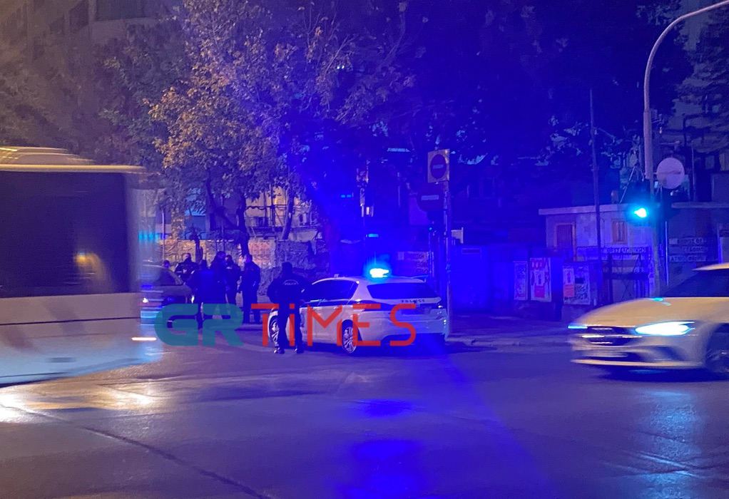 Θεσσαλονίκη: Τροχαίο με διανομέα – Ακινητοποιήθηκε μετά από καταδίωξη ο οδηγός ΙΧ (βίντεο - φωτό)