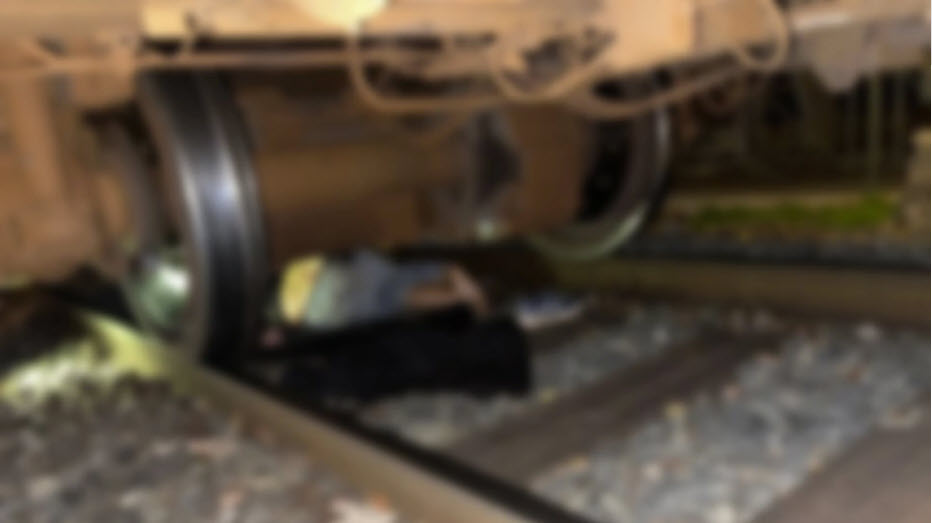 Τρένο παρέσυρε γυναίκα στην Κωνσταντινουπόλεως - Προσοχή σκληρές εικόνες
