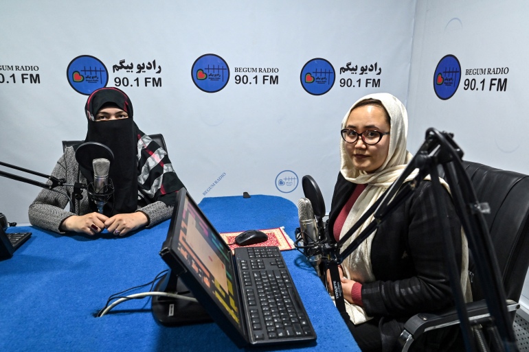 Αφγανιστάν: Το ραδιόφωνο από γυναίκες που αντιστέκεται στους Ταλιμπάν