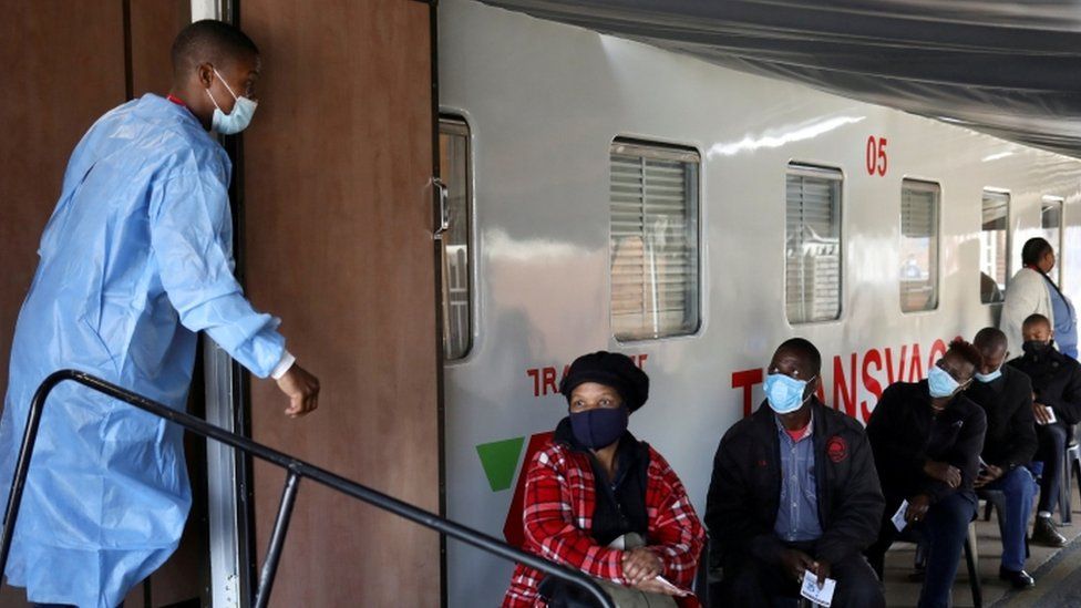 Νότια Αφρική: Τα νοσοκομεία προετοιμάζονται καθώς η Όμικρον πυροδοτεί νέο κύμα της πανδημίας