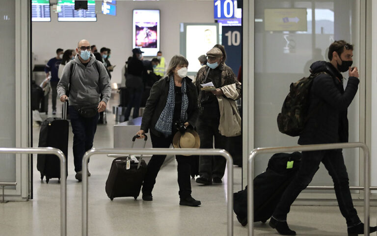 Νέοι περιορισμοί για την είσοδο ταξιδιωτών στην Ελλάδα