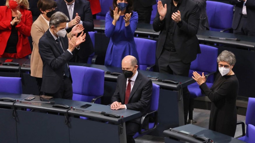 Τέλος εποχής για την Μέρκελ: Ο Όλαφ Σολτς εξελέγη καγκελάριος της Γερμανίας με 395 ψήφους