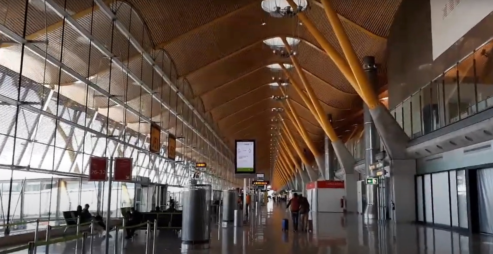 Εγκλωβισμένος στο αεροδρόμιο της Μαδρίτης Έλληνας που βρέθηκε θετικός στον κορωνοϊό – «Δεν προβλέπεται ξενοδοχείο καραντίνας» (βίντεο)